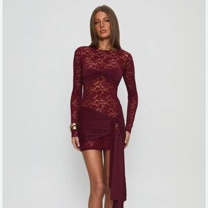 Lioness Wine Lace Long Sleeve Mini Dress, size L, EUC ✨